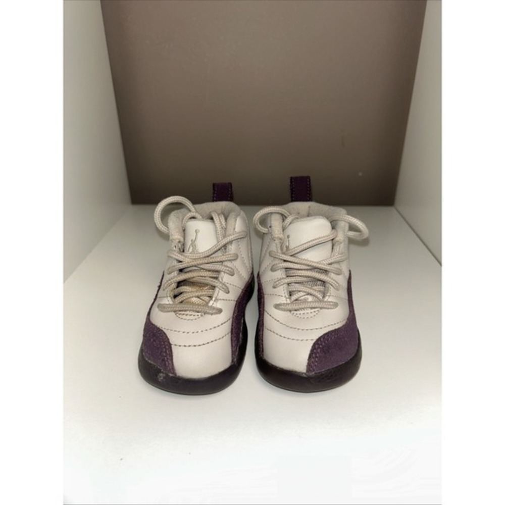 Nike Air Jordan 12 Retro Purple‎ and White  Toddler Baby  Size 5C